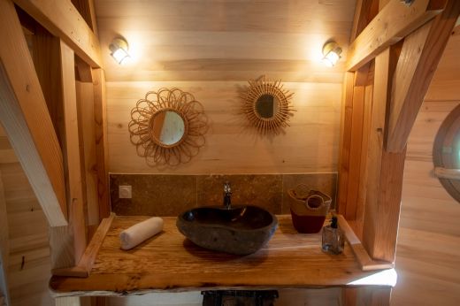 KELSO TREE HOUSE LODGE IN BRITTANY, WITH SPA
