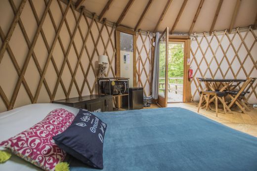 Tweed modern yurt in Brittany, with spa