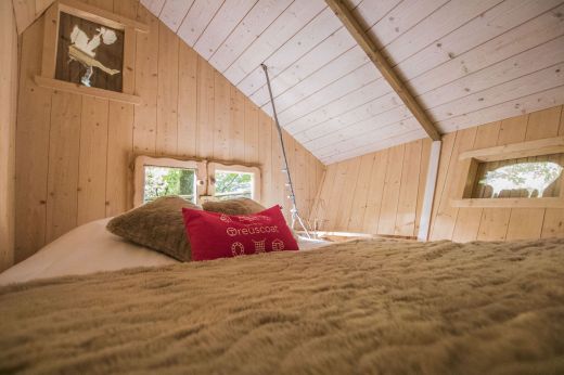 Ben Nevis tree house cabin in Brittany