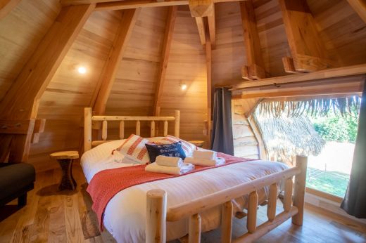GLASGOW TREE HOUSE LODGE IN BRITTANY