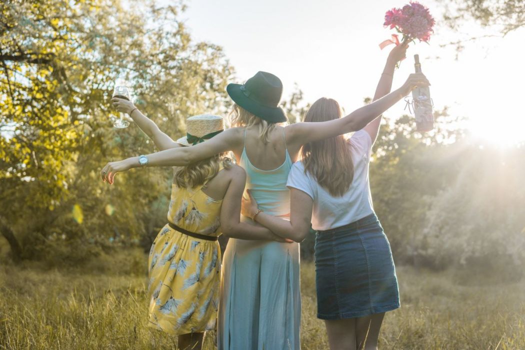 Hen party in Eco Lodges in the heart of nature Hen party in Eco Lodges in the heart of nature